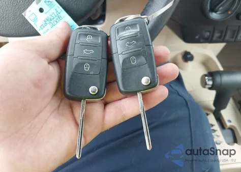 2008 Volkswagen New Beetle Se from USA, damaged, VIN 3VWRF31Y48M406655